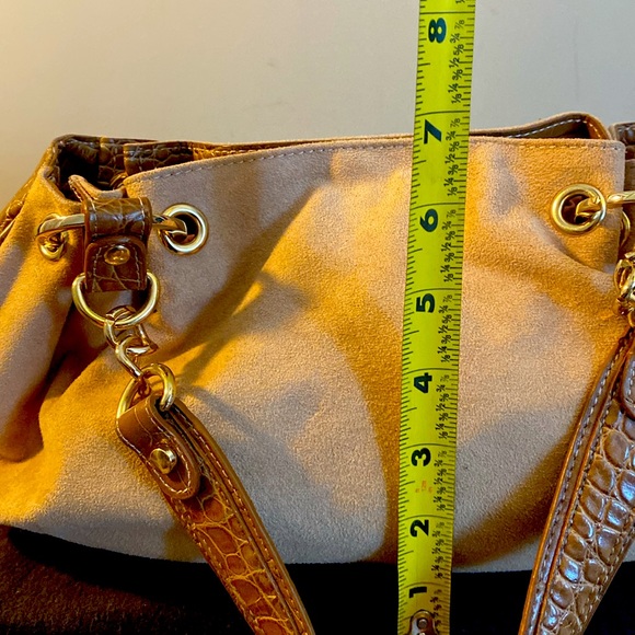 Kathy Van Zeeland like new purse! - Picture 8 of 9